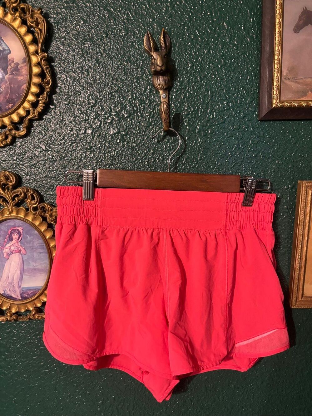 Lululemon High Rise Hotty Hot Shorts Size 8 Pink